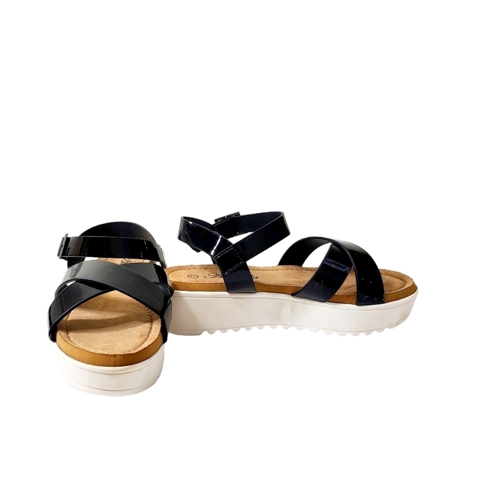 Atrevida Black Shappa  Sandal NWT 7